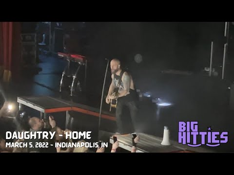 Daughtry sings "Home" by cell phone light in Indianapolis on March 5, 2022