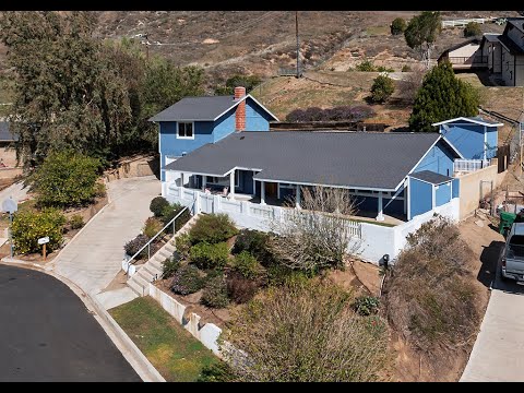 Elliott Photo and Video video.