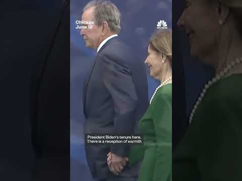 Former presidents arrive at the Obama Presidential Center opening ceremony