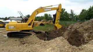 preview picture of video '2005 John Deere 230CL Hydraulic Excavator'