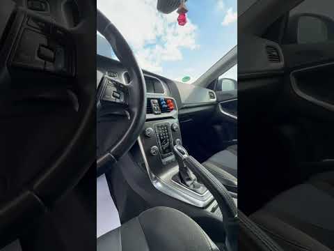 фото volvo v40 ii 0