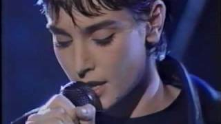 Sinead O&#39;Connor - Thank You For Hearing Me performance (1994)(HQ)