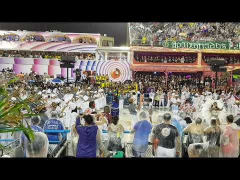 Bateria da Alegria da Zona Sul 2019 no módulo 2 de jurados