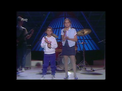 Antonio y Carmen "Sopa de Amor" "Un Día Raro" (Aplauso 30/10/1982)