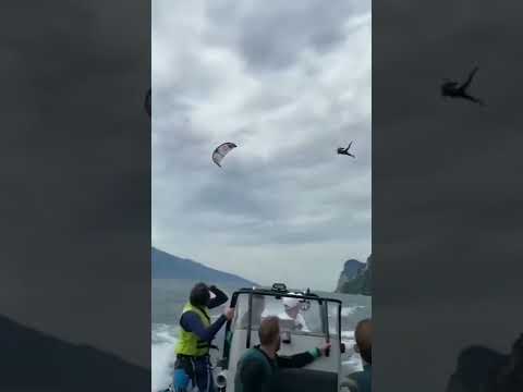 How to NOT jump out of a Boat with a Kite! 🤯😱