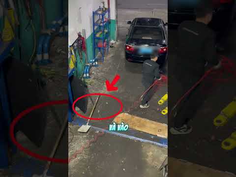 Anh thợ không ngờ vì xảy ra sự trùng hợp khó tin trong tiệm sửa xe