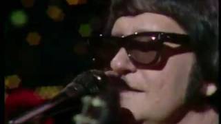 ➜Roy Orbison - "Oh Pretty Woman" (Live At Austin City Limits)