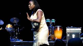 Sharon Jones and the Dap Kings "Mamma Don't Like My Man"