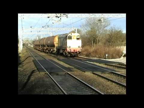 DRS 20305 & 37069 top & tail at Acton Bridge on 14-02-06