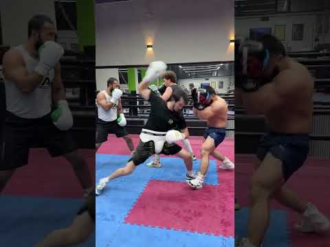Убегай, Сабир, убегай!😂 #ufc #mma #spotify #uzb #shorts