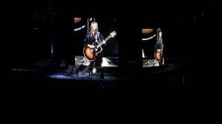 Karyn Rochelle = Better Off = #Winnipeg MTS Center - Garth Brooks World Tour Live 2016