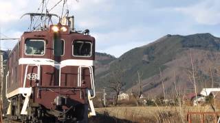 preview picture of video '【茶デキ牽引】秩父鉄道デキ505牽引貨物列車　長瀞駅付近を通過'