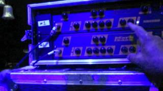 Video thumbnail for Polo Jones bass rig with Zucchero by MarkbassAmps