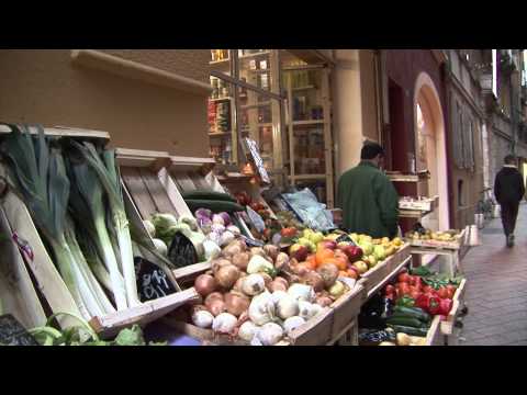download lagu mp3 mp4 Cours Saleya Market In The Old Town, download lagu Cours Saleya Market In The Old Town gratis, unduh video klip Cours Saleya Market In The Old Town