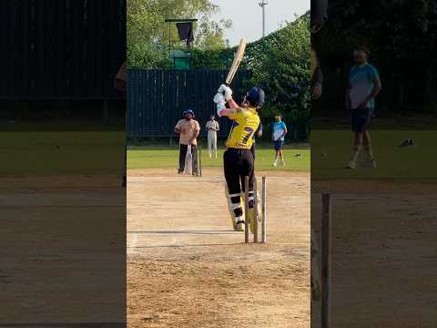 3 Bowlers, 3 Balls & 3 Sixes CHALLENGE!😍🏏 #shorts #cricketcardio #rangehitting