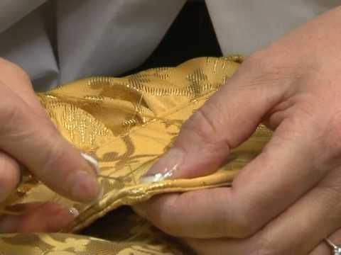 Costume makers get ready for Venice Carnival