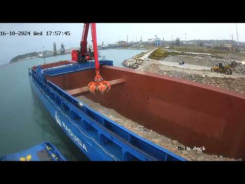 Raduga Shipping loading stones for Fincosit in Piombino 17.10.2024