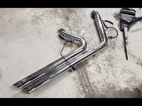 Exhaust gasket replacement on Harley Dyna 103