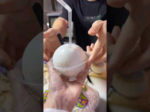 C’est la préparation de noix de coco la plus lisse de ma vie ! 🥥