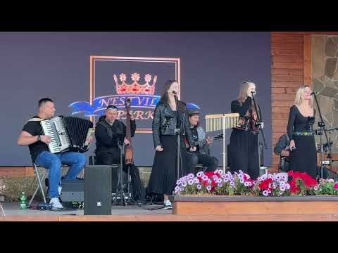 Skupina_Elizabeth - Išli dievky ľan trhať