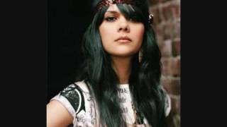 Glass by Bat For Lashes (live) with lyrics.