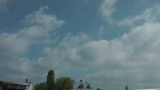 preview picture of video 'Timelapse view of clouds part 2 (przyspieszony widok na niebo cz. 2)'