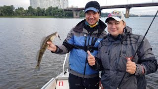 На кого обычно плюет рыболов