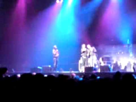 Fouradi ft Kim Lian - Gemengde gevoelend @ voorprogamma concert Ne-Yo HmH 19feb