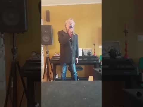 Ei Eksy Taivaan Lintukaan - Kari Grandi