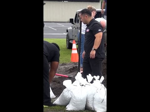 Hawaiians prepare for potential destruction from Hurricane Nolo
