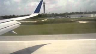 preview picture of video 'Continental Airlines B757-200 landing EWR-CUN'