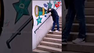 Download lagu Hendak Gugur. Gugurlah Bunga Jangan Menimpa Si Ranting Rapuh ((((D❤️M)))) mp3