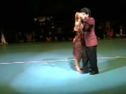  Sebastian Arce  and  Mariana Montes  are  dancing  to  the  milonga  "  Que Tiempo Aquel  "