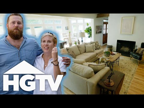 Ben & Erin Have An UNLIMITED BUDGET To Renovate A Giant House | Home Town