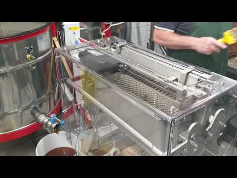 Imkerei Osterloh Heidehonig Stippmaschine