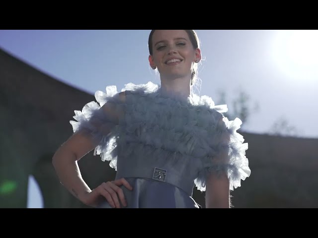 فستان بطيات