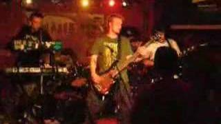 Plowing Mud Forever at Trash Bar 2006: Sitcom and Modus