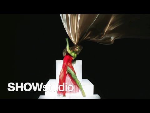 Breaking the Fashion System with Design Collective Fantastic Toiles: Live Nick Knight Shoot - Day 1