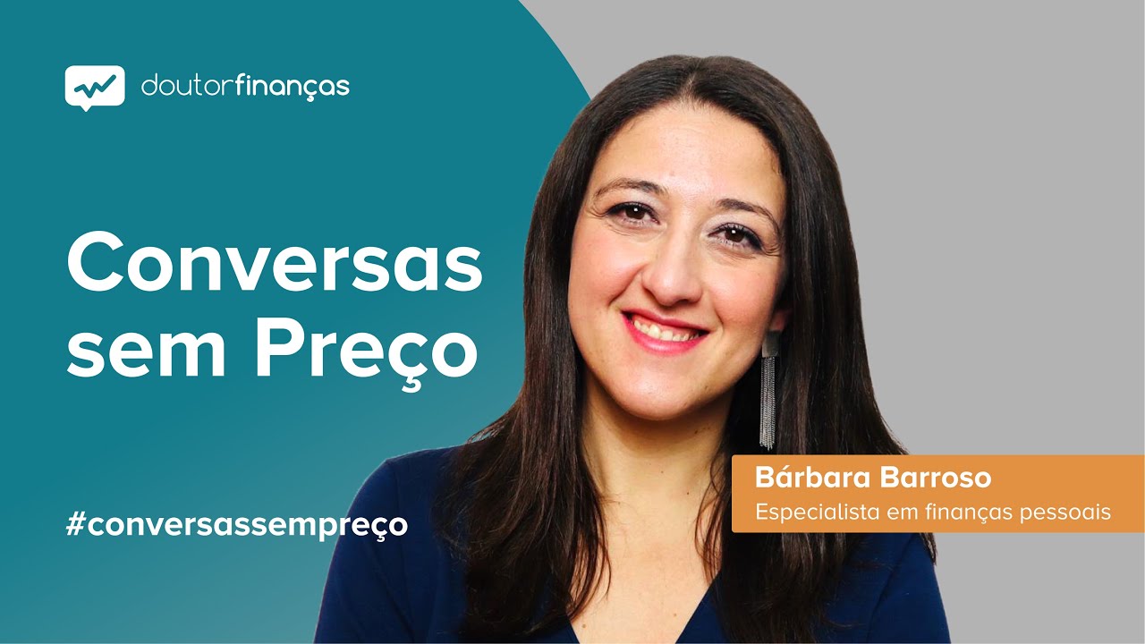 Imagem de um smartphone onde se vê o programa Conversas sem Preço com a entrevista a Bárbara Barroso, especialista em literacia financeira