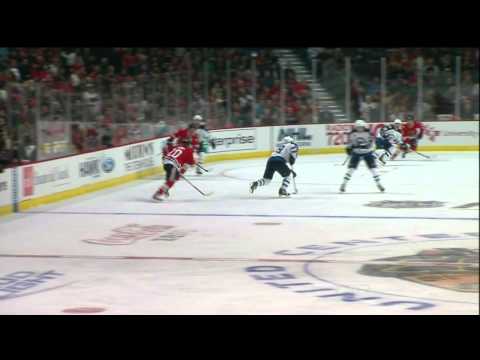 Jim Slater Scores Goal Winnipeg Jets vs Chicago Blackhawks 13/10/2011