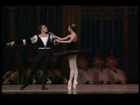 Prima ballerina assoluta Nino (Nina) Ananiashvili - Swan Lake Pas de deux