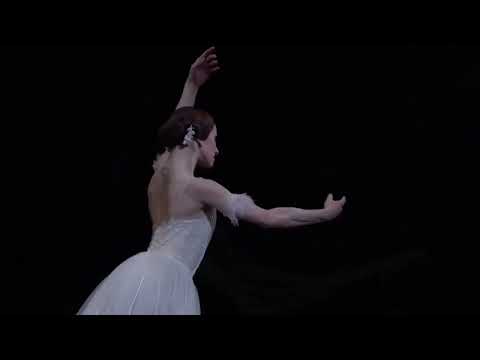 Marianela Nuñez - Giselle entrance Act II (Giselle, Royal Ballet)