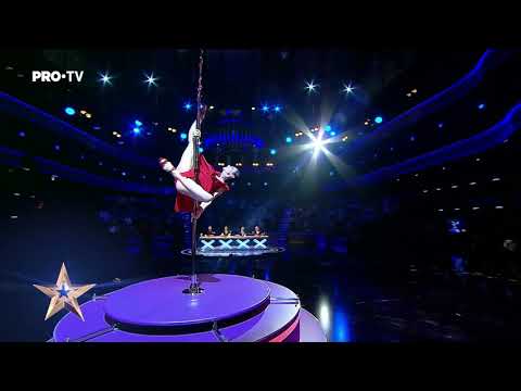 Un moment superb de tango la bară | Elena Gibson