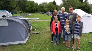 Ehefrauen einfach Zuhause gelassen: Männerzelten mit Kids aus NRW Camping 2021 im Dauerregen.