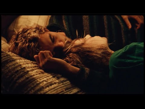 Jules and Elliot kiss 2x04 || Euphoria