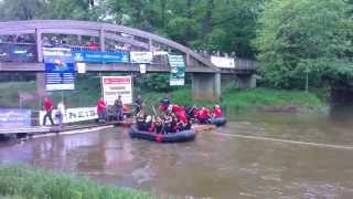 preview picture of video '11.05.2013 - 20.Schlauchbootrennen der Feuerwehren in Bad Liebenwerda - (6/8) - Zieleinlauf Frauen'