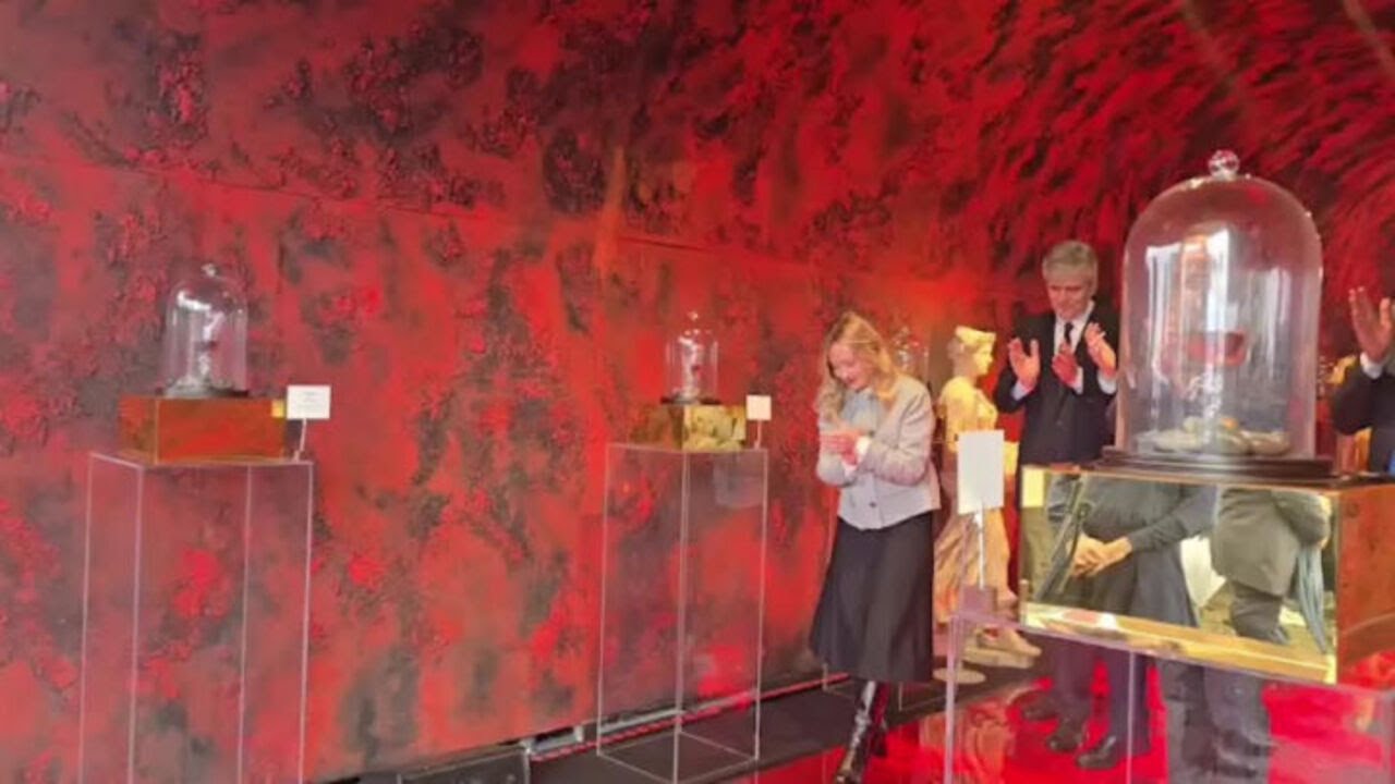 "Vai Giorgia, grazie", Meloni accolta al Vinitaly con grida di sostegno e applausi