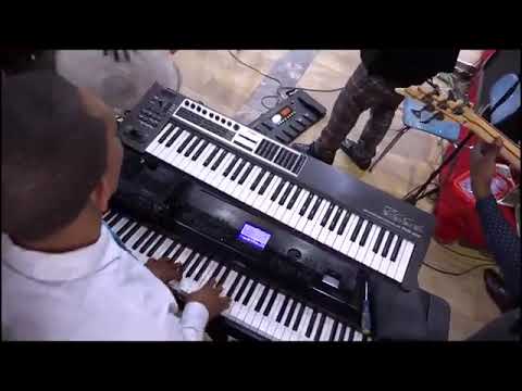 J'AI TOUJOURS VOULU TROUVER LA LUMIÈRE SR FENDIE N LAFLEUR.