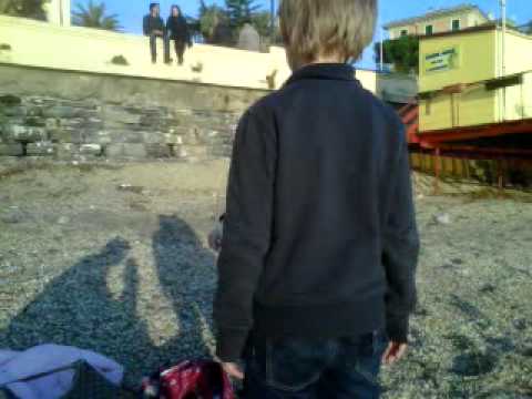 albero di natale in spiaggia