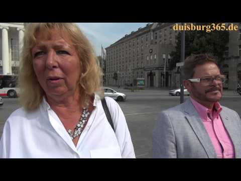 Stabuebergabe im CityManagement Duisburg von Klaus Peter Tomberg an Dagmar Bungardt